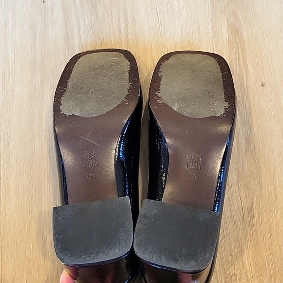 Bibi Lou Black Patent Leather Gold buckle detail Heels VGUC! Sz 8-8.5, 39 - Picture 2 of 7